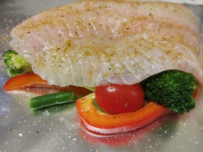 рыба запеченная на овощах